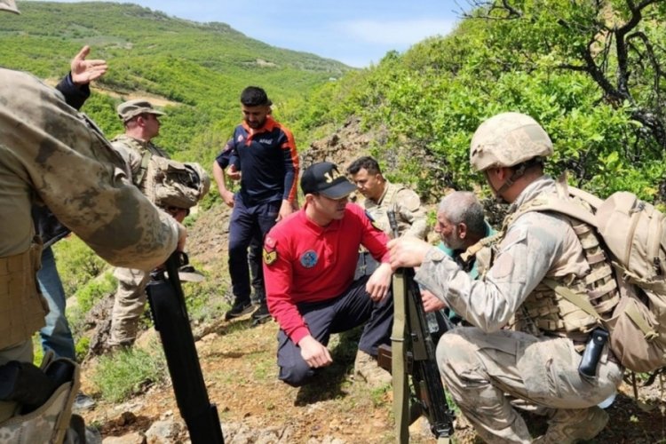 Kaybolan yaşlı adamı jandarma buldu