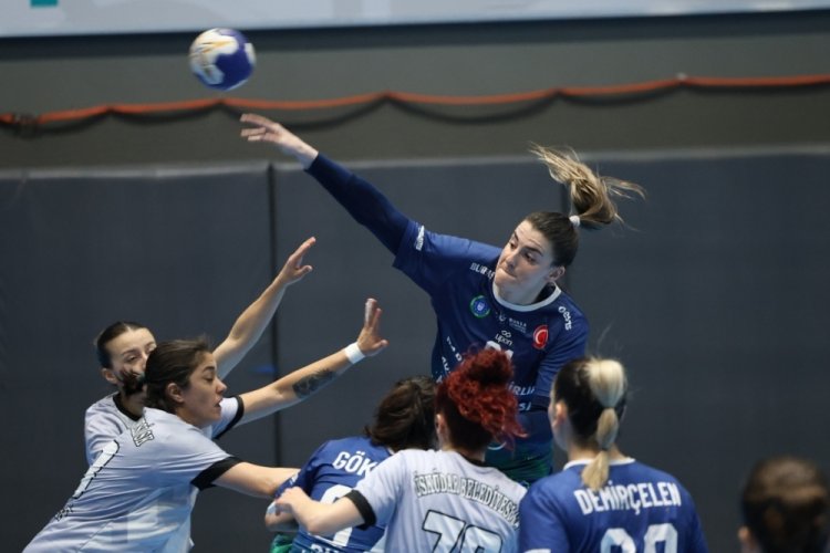 Bursa Büyükşehir Belediyespor Süper Ligi 3. bitirdi