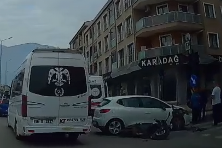 Bursa'nın ünlü caddelerinden biri karıştı! Yaralılar var