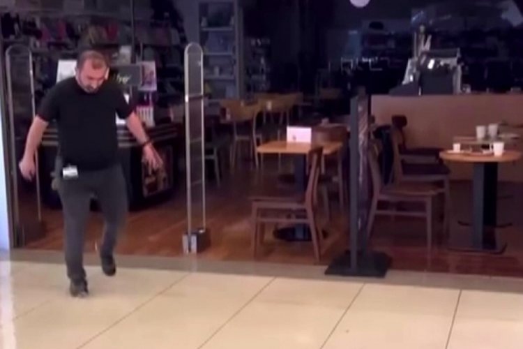 Bursa'da ünlü alışveriş merkezi sular içinde kaldı!