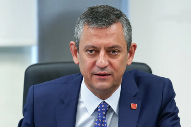 Özgür Özel'den PKK'nın fesih kararı hakkında açıklama: Barışın yanındayız