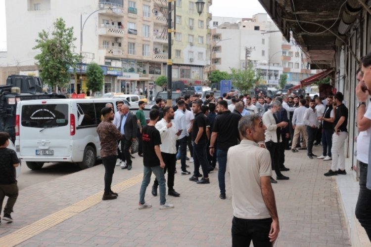 Şırnak'ta mahallede başlayan kavga caddeye taştı: 2 yaralı