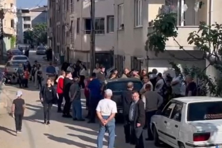 Bursa'da çöpten kavga! 1'i ağır 3 yaralı