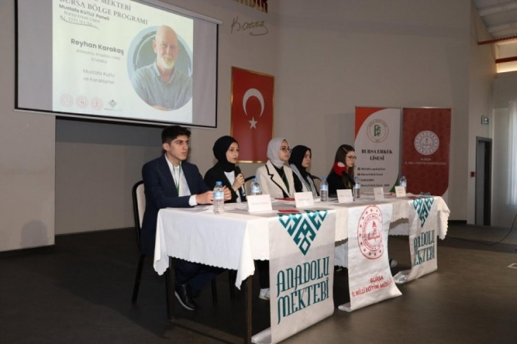 Bursa'da edebiyat rüzgarı: Anadolu Mektebi Yazar Okumaları coşkusu