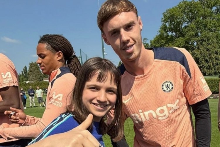 Aziz Yıldırım'ın kızı Yaz Yıldırım'da Chelsea futbolcularının bulunduğu imza gününe katıldı.