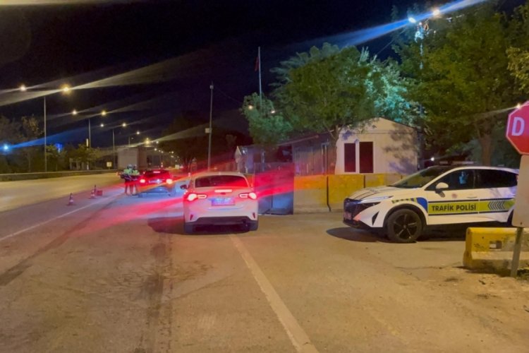 Bursa-Eskişehir karayolunda "Dur" ihtarına uymadı! Polisi yaraladı...