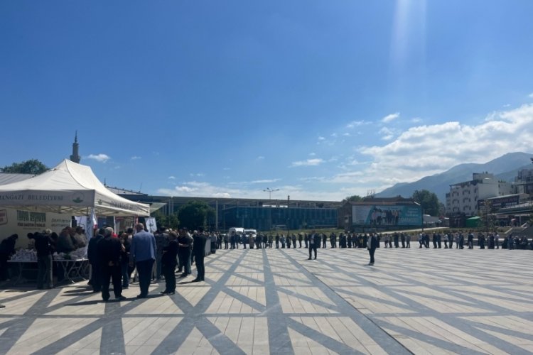 Bursa'da ata tohumları tek tek dağıtıldı! Uzun kuyruklar oluştu...