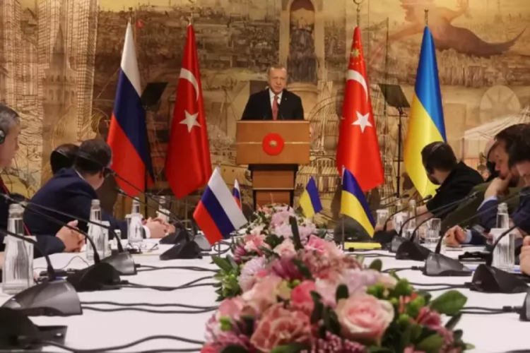 Dünyanın gözü bu zirvede! Rus heyeti İstanbul'a ulaştı
