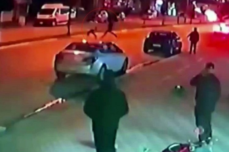 Görev aşkı tıraşı yarım bıraktırdı! Peşinden böyle koştu