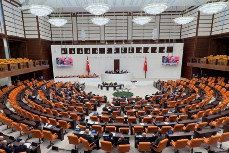 AK Parti 35 maddelik kanun teklifini TBMM Başkanlığı'na sundu