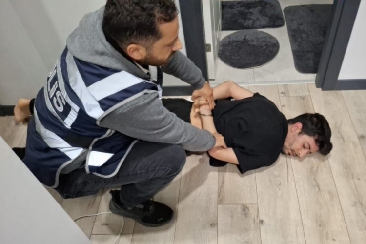 Bursa'da dolandırıcı şebekesi böyle çökertildi! Operasyon anları kamerada...