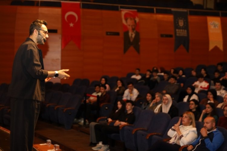 'Gri Koç', Bursalı gençlere sınav kazandıran taktikleri anlattı