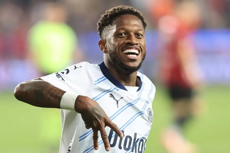 Fenerbahçe'de 20 milyon euroluk hem sevindiren hem de üzen transfer gelişmesi