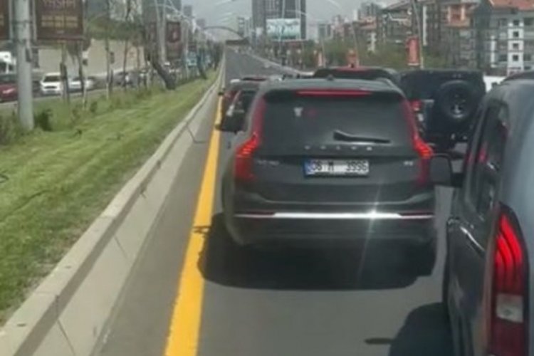 Bu nasıl vicdan? Düğün konvoyu ambulansa yol vermedi!
