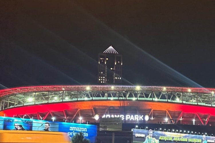Galatasaray stadında gece yarısı ilginç görüntüler!