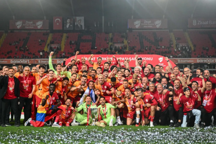 Şampiyonluğa 1 kala... Galatasaray kupa için sahaya çıkıyor