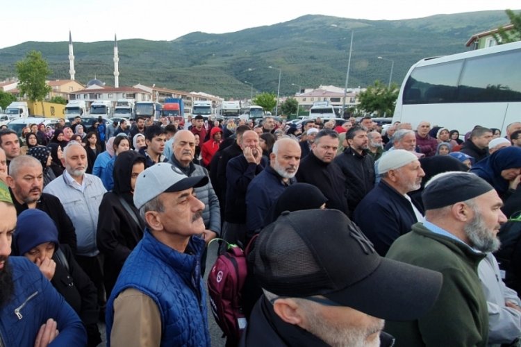 Bursa'da hacı adayları kutsal topraklara dualarla uğurlandı