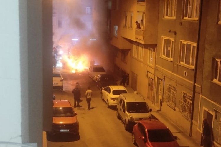 Bursa'da alevler geceyi aydınlattı! Mahalle sokağa döküldü