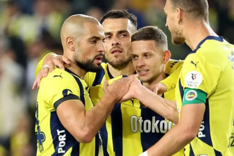 Şampiyonluk kaçtı, Fenerbahçeli yıldızın paylaşımı taraftarı çileden çıkardı!