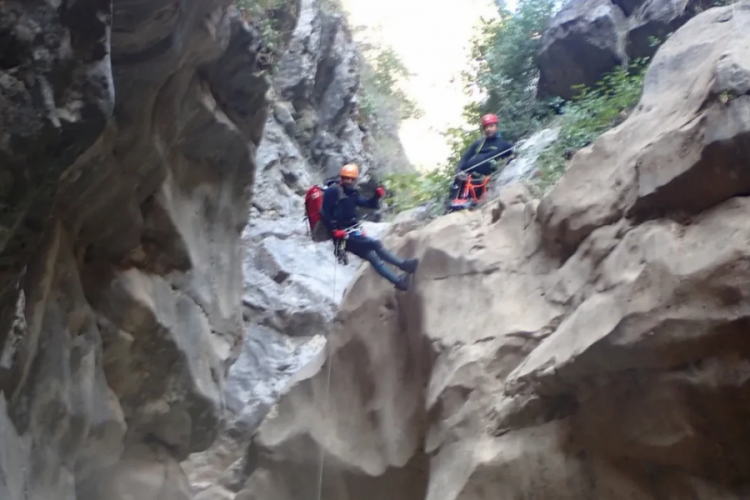 Isparta Yazılı Kanyon'da suya düşen öğrenci gözden kayboldu