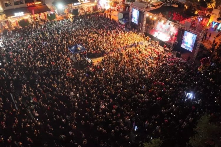 Koray Avcı, Fethiye'de 19 Mayıs Konseri Verdi
