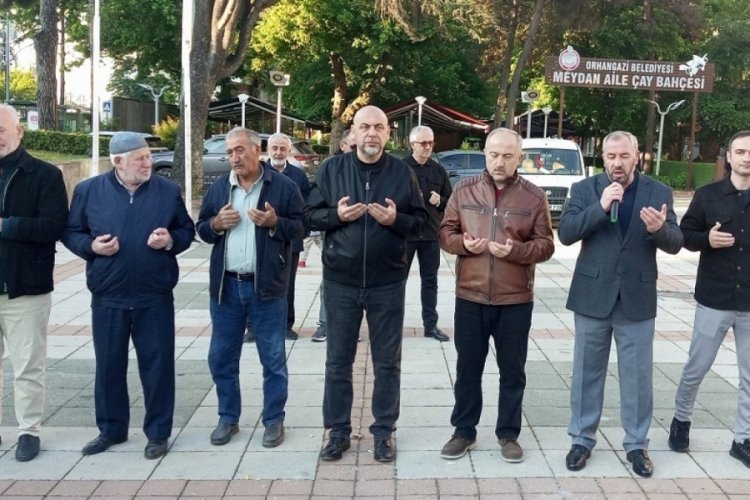 Orhangazi'de hacı adayları dualarla uğurlandı