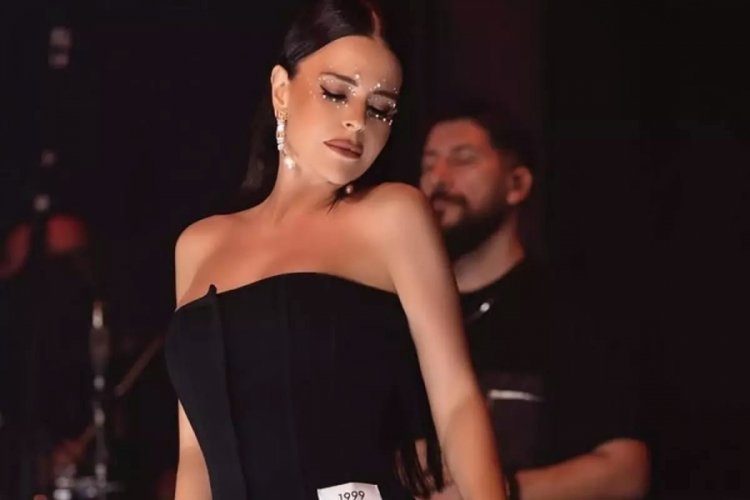 Ablasının ölümüyle sarsılan Simge Sağın, sahnede zor anlar yaşadı