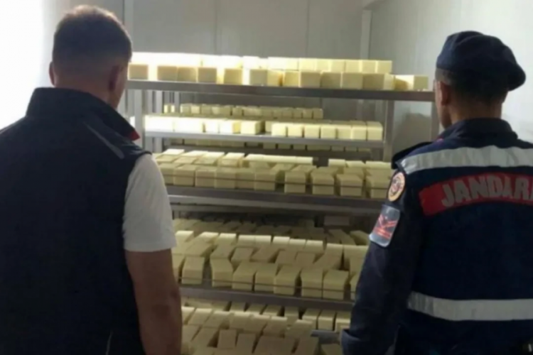 İçinden eldiven çıkıtı, skandal patladı!