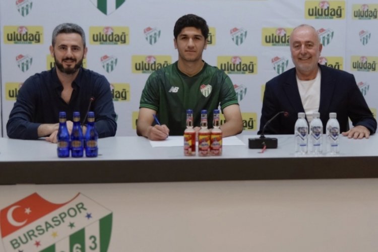 Bursaspor'da Ensar Duman profesyonel oldu