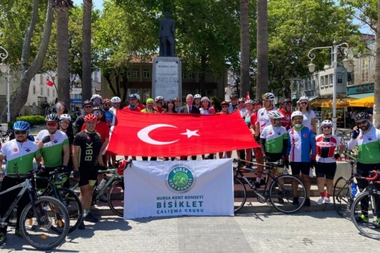 Bursa'da pedallar konuştu! Bisiklet tutkunları Mudanya'ya sürdü!