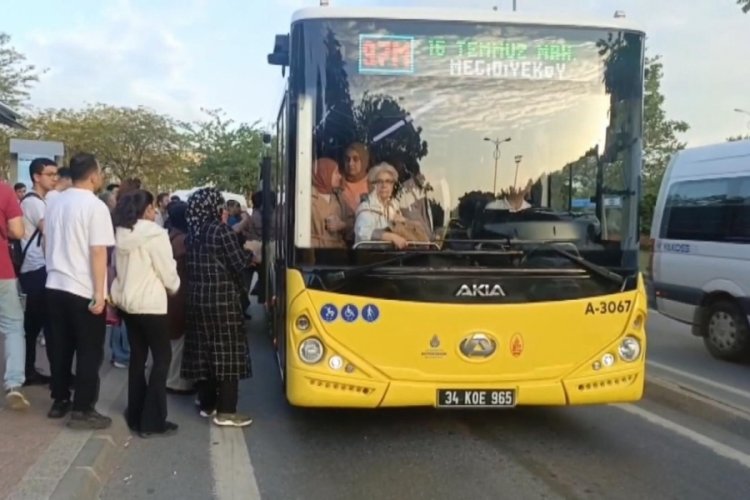 İstanbul'da ulaşım durdu mu? İstanbul'da Metro otobüs çalışıyor mu?