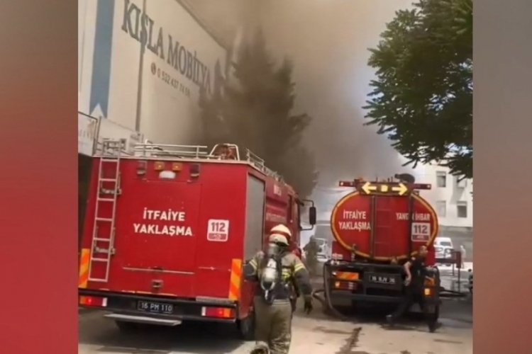 Bursa'da mobilya imalathanesinde yangın!
