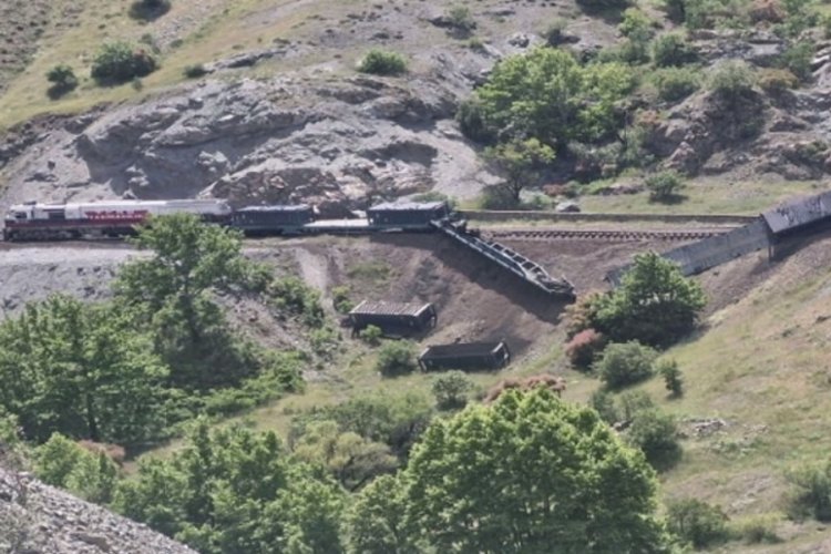 Tren raydan çıktı: Yürekler ağza geldi!