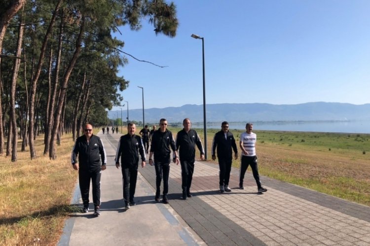 Bursa'da zabıta personelleri güne spor yaparak başlıyor!