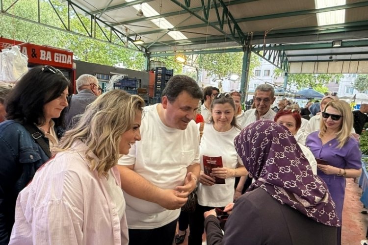 CHP'nin Bursa Mitingi Öncesi Orhangazi'de tişörtlü protesto