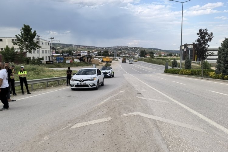 Bursa'da karşıdan karşıya geçerken ölümden döndü!