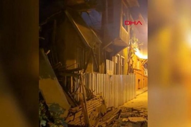 İstanbul Fatih'te 2 katlı metruk bina çöktü