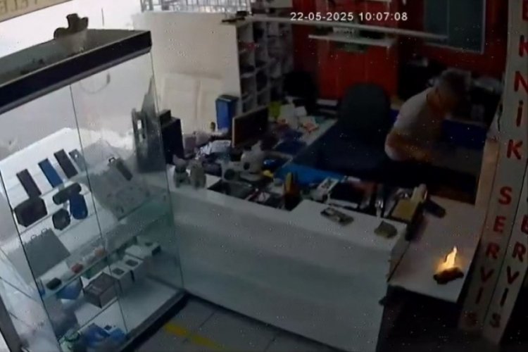 Adana'da sıcaktan ısınan telefon patladı