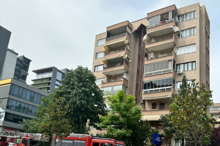 Bursa'da 7 katlı binada korkutan yangın!