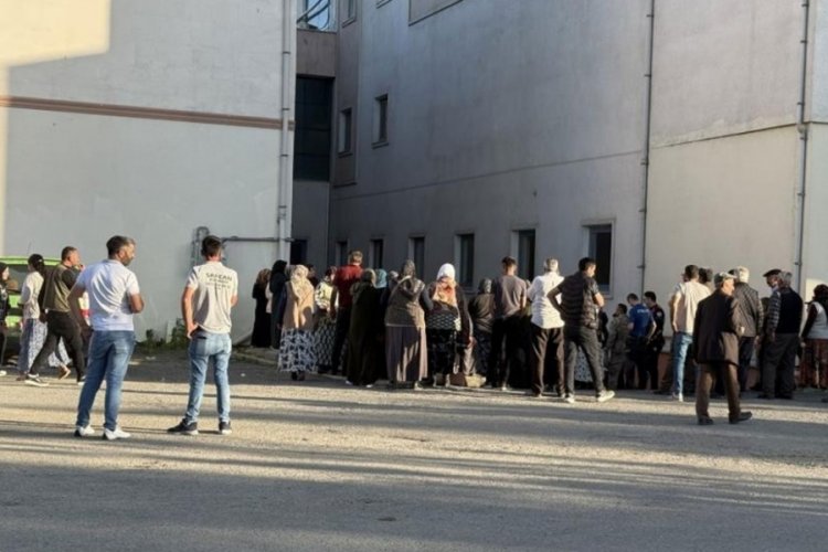 Kavgayı ayırmaya çalışan şahıs canından oldu