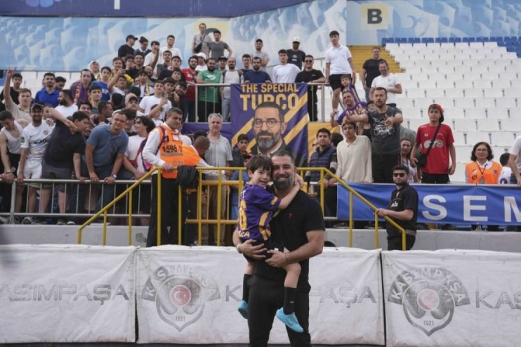 Arda Turan, Eyüpspor'a veda etti!