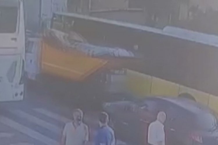 Çöp kamyonu, temizlik görevlisinin üstünden geçti