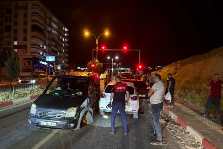 Zincirleme trafik kazası: 5 yaralı