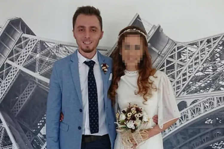 Düğün salonunda devrilen taş kemer doktorla eşini ayırdı