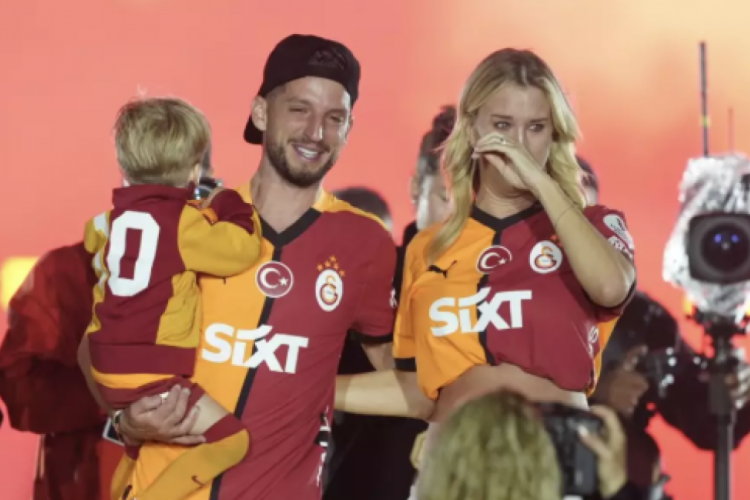Mertens, Galatasaray'a gözyaşlarıyla veda etti!