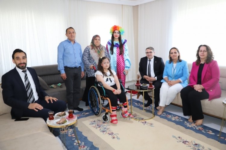 Palyaço gösterisi ve oyun etkinliği, engelli öğrencilerle buluştu 