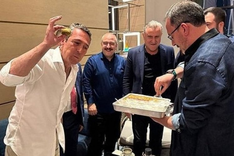 Bursa milletvekilinden Koç'a jest! Elleriyle yedirdi