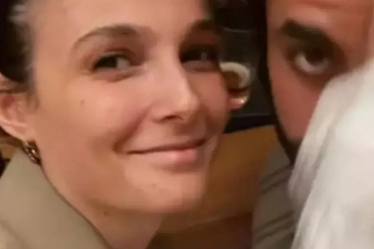  Büşra Develi, aşkının adını duyurdu