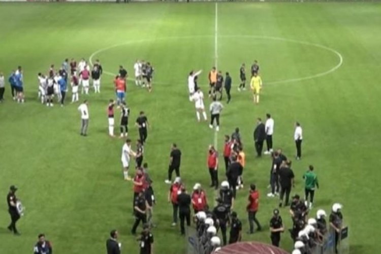 Elazığspor ile Van Spor FK maçı tatil edildi