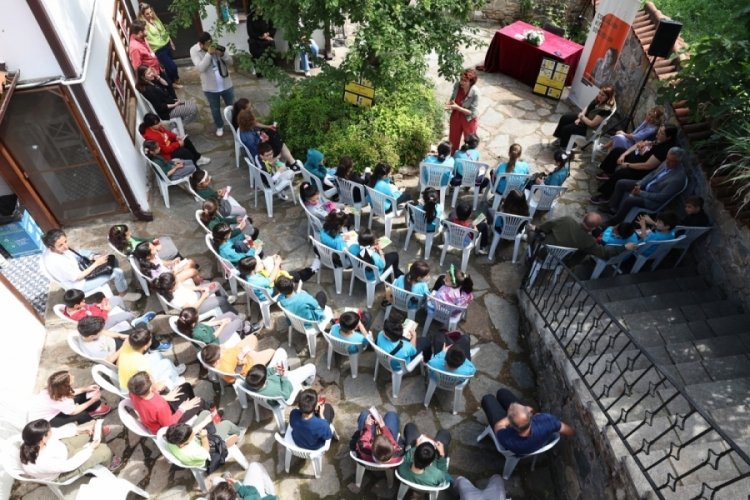 Yazar Karamuti Bursa'da Misi Yazıevi'nde öğrencilerle söyleşi yaptı
